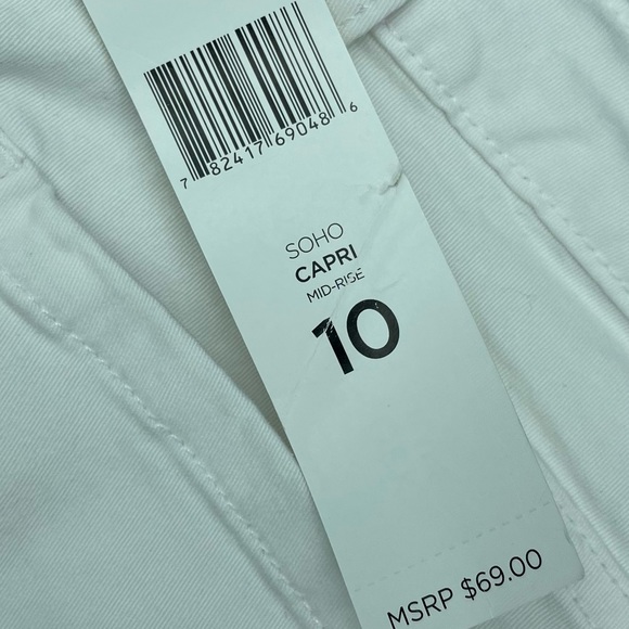 White Soho Capri Mid-Rise Pants Size 10 - Picture 8 of 8